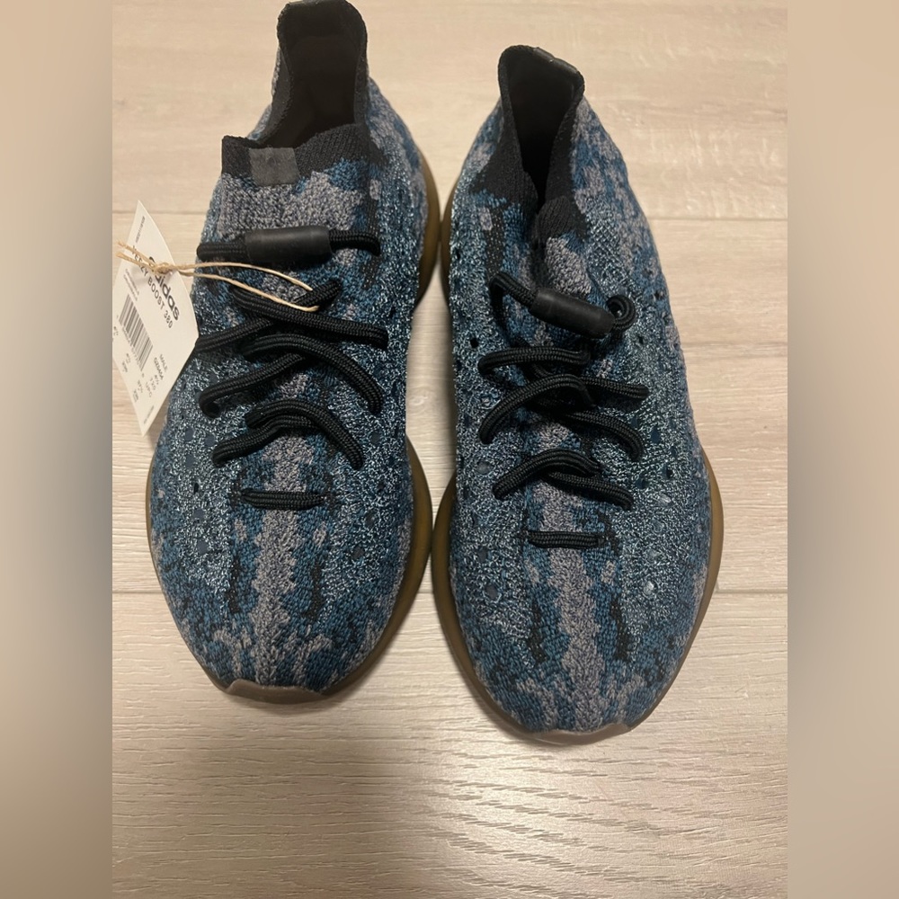 Yeezy boost 380 size womens 6 / mens 4.5